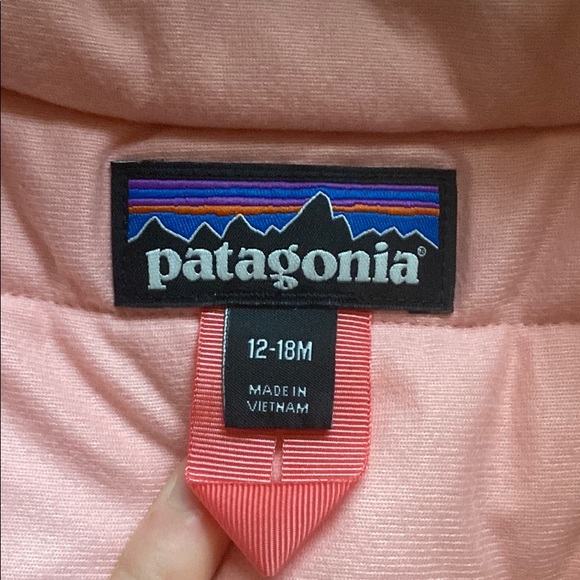 Patagonia 12-18 snow suit - Picture 2 of 6